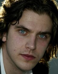 Дэн Стивенс рассказал об усыновлении