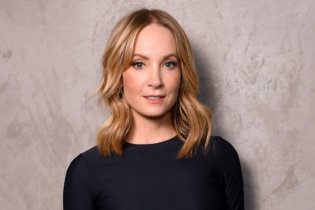 Биография Джоан Фроггатт